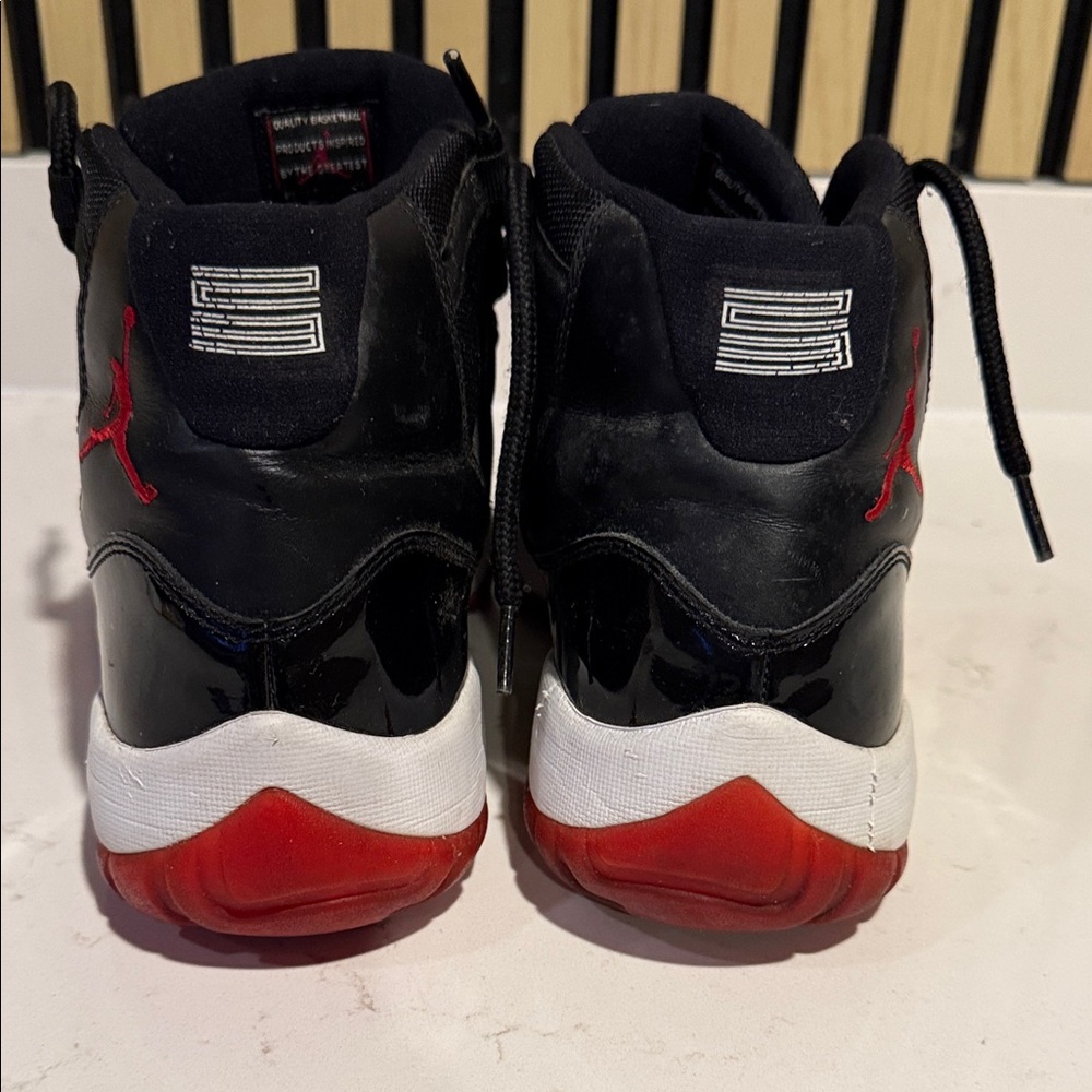 Jordan 11’s high top (Bred) - Picture 7 of 14